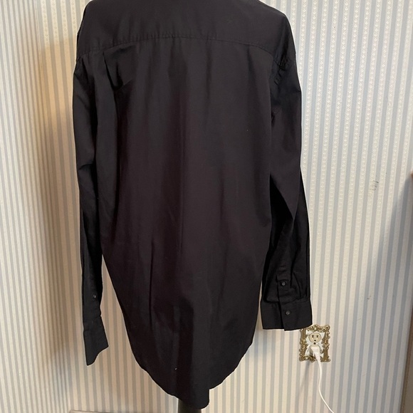 RED X - Mens Black Dress shirt - with embossed design. Size XL - Picture 3 of 7